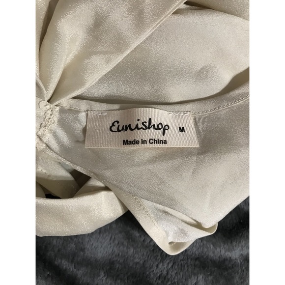 White Bow-Back Detail Tank 🎀 - Picture 5 of 5